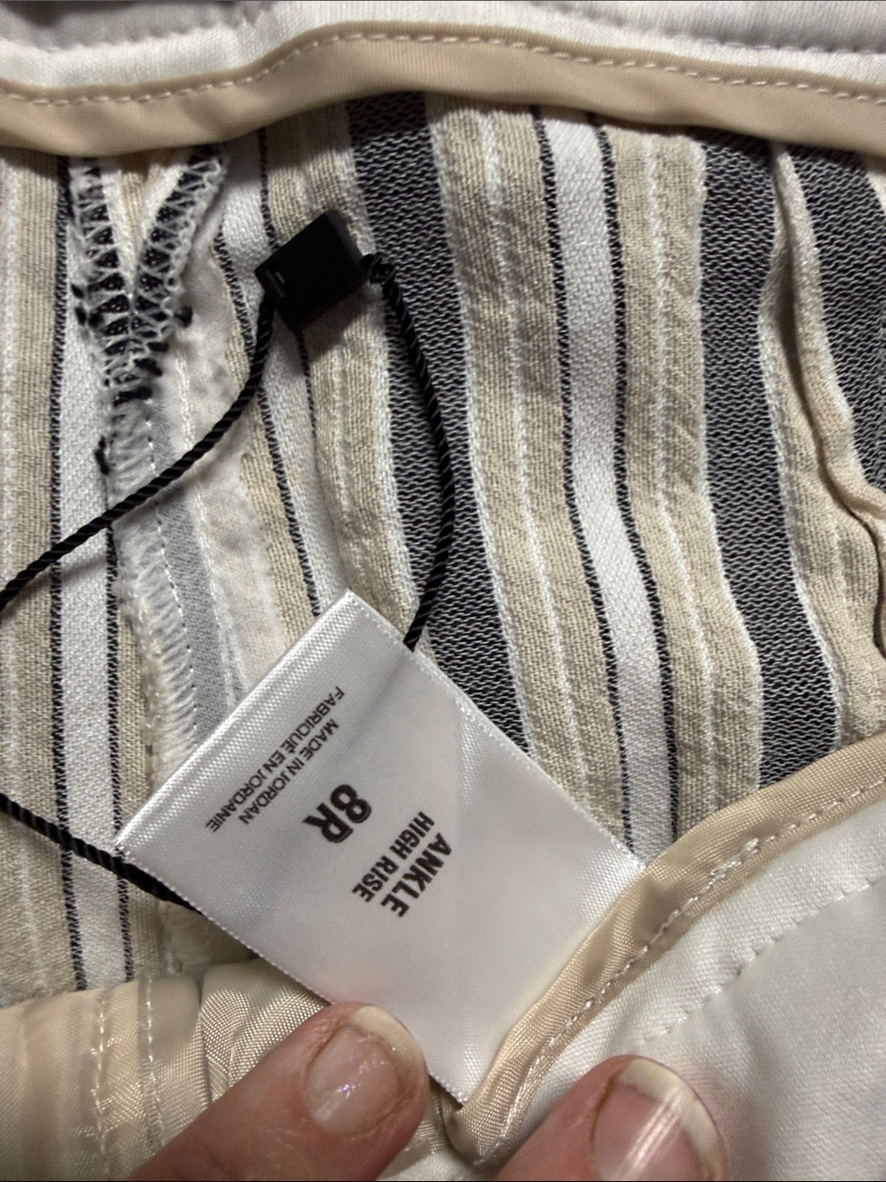 Express women’s sz 8 Vertical Black & White Stripe pants - Picture 3 of 3
